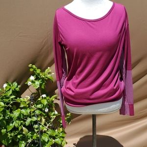 NIKE DRI FIT Long Sleeve athletic top in size Medium
